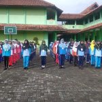 Tanamkan Kedisiplinan, Babinsa Latih PBB Siswa SMK Gasmeka