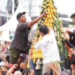 Tradisi Gunungan Warnai Hari Jadi ke-396 Kebumen, Ribuan Warga Padati Jalan Protokol