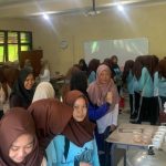 Siswa XI AK 2 SMK Negeri 1 Karanganyar Asah Jiwa Bisnis Lewat Praktik Wirausaha